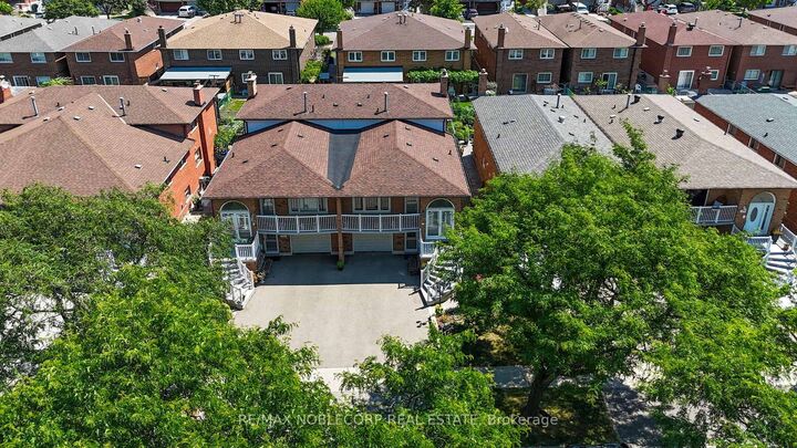Property Photo: 131 Yatescastle Drive ON M3L 2L4