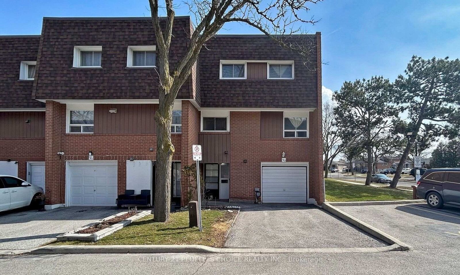 Photo de la propriété:  4 Litchfield Court 102  ON M9V 2A8 