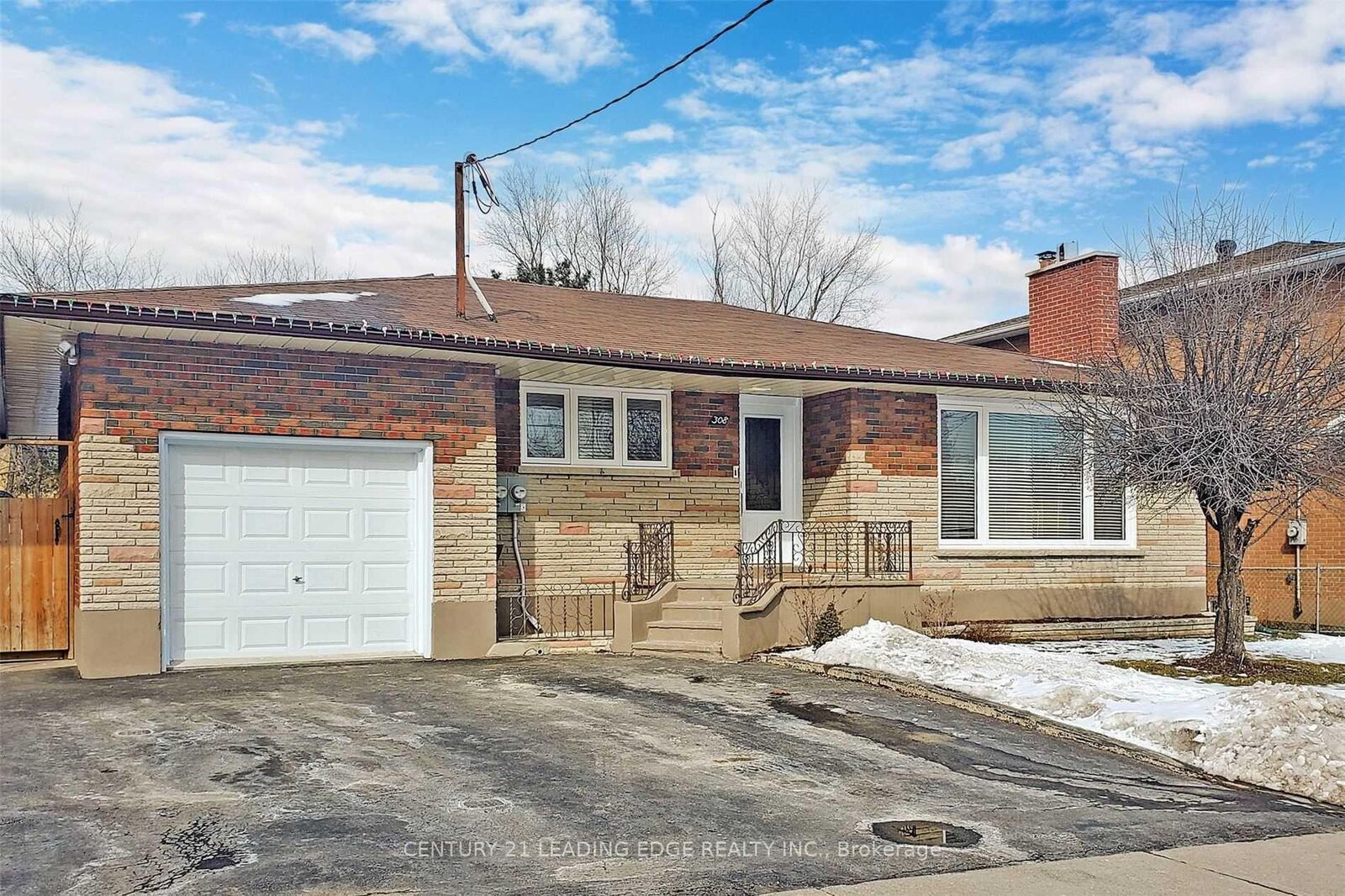 Photo de la propriété:  308 Elgin Street W  ON L1J 2P3 