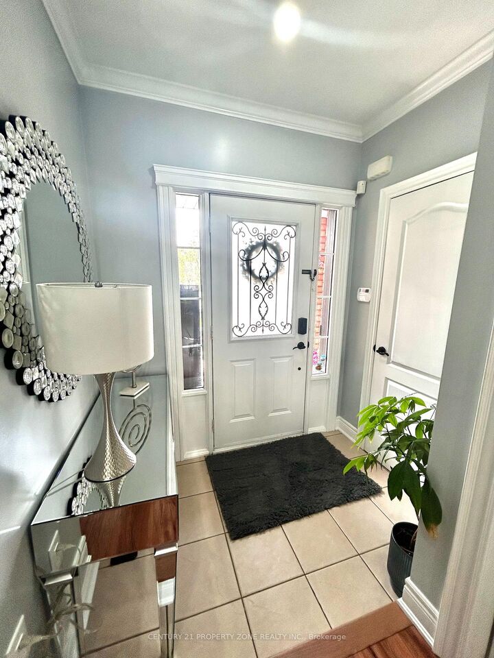 Property Photo: 91 Monaco Court ON L7A 1X2