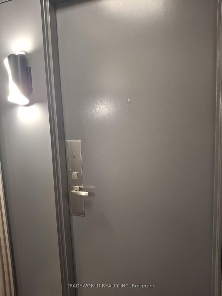 Property Photo:  7171 Yonge Street #901  ON L3T 0C5 