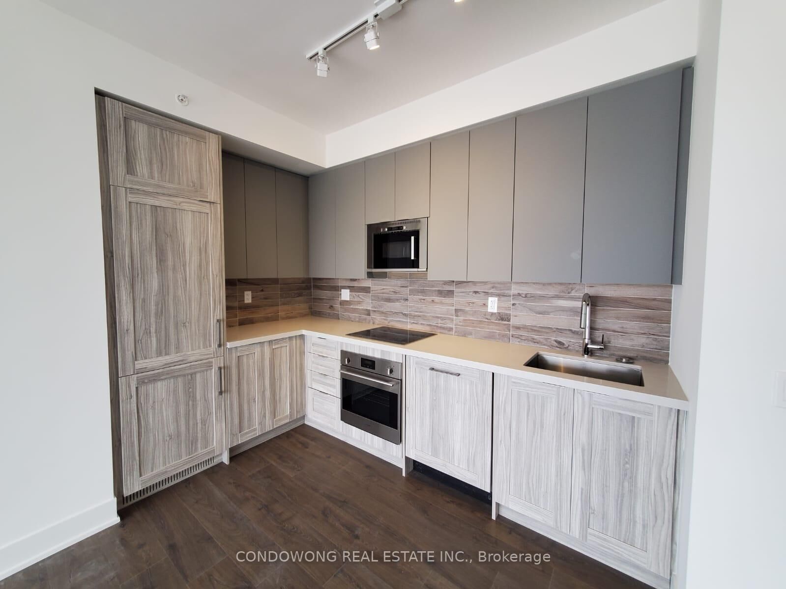Property Photo:  2916 Highway 7 N/A 1608  ON L4K 0K6 