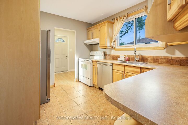 Property Photo:  851 Moretta Avenue  ON L1W 2K1 