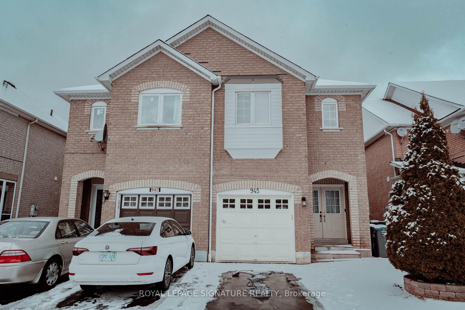 Property Photo:  945 Mandolin Place  ON L5W 1S3 