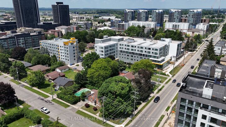 Property Photo:  285 Albert Street W  ON N2L 3T9 