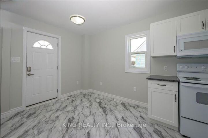 Property Photo:  1224 Oxford Street E  ON N5Y 3M4 