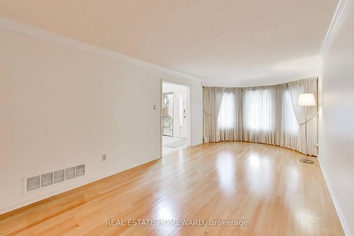 Property Photo: 23 Hutchcroft Avenue ON M1V 3S3