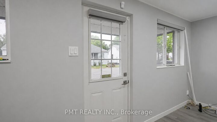 Property Photo:  109 Nassau Street  ON L1J 4A3 