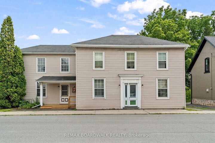 Property Photo: 110-114 Clothier Street E ON K0G 1J0