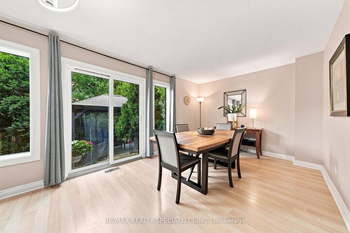 Property Photo: 3881 Ponderosa Lane ON L5N 6W4