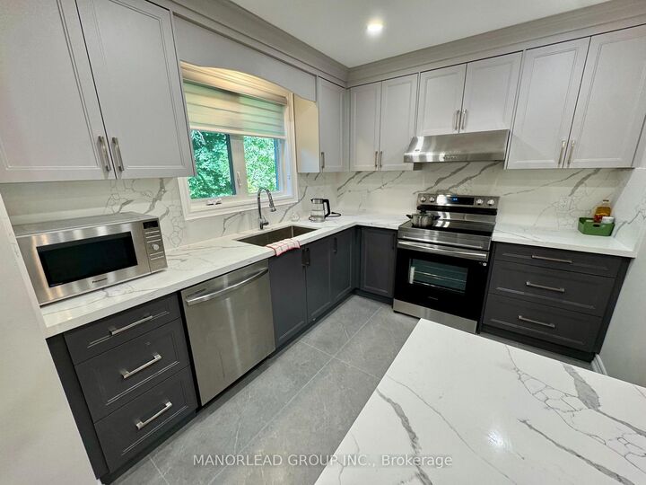 Property Photo:  19 Waring Court Upper  ON M2N 4G6 