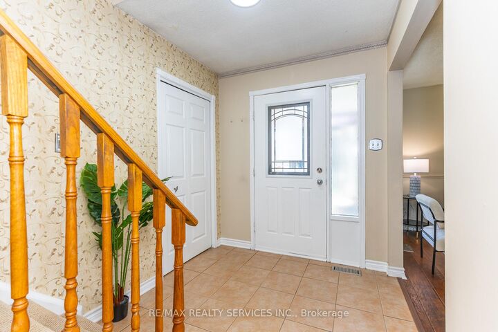 Property Photo: 1217 Gloucester Square ON L1V 3P7