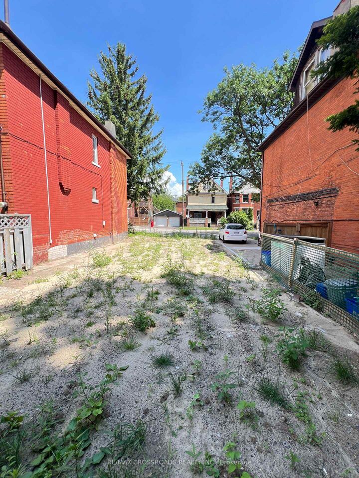 Photo de la propriété:  128 Stinson Street  ON L8N 1S6 
