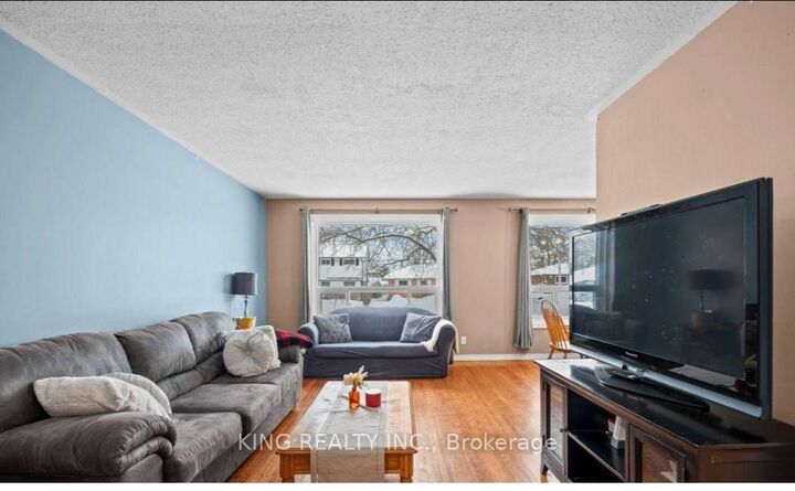 Property Photo:  255 Woodward Avenue  ON K9L 1K1 