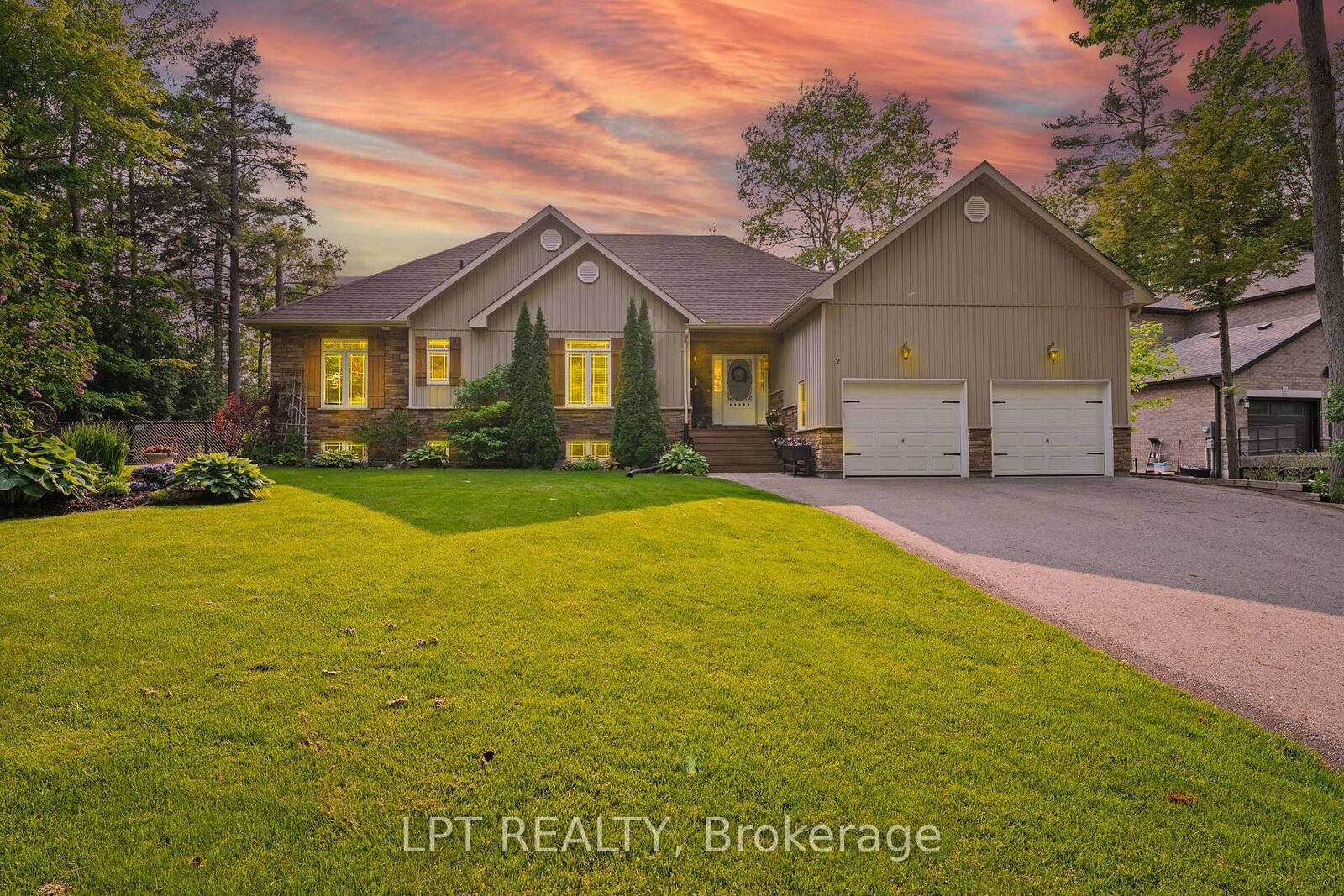 Property Photo:  2 Birch Knoll Road  ON L0E 1R0 