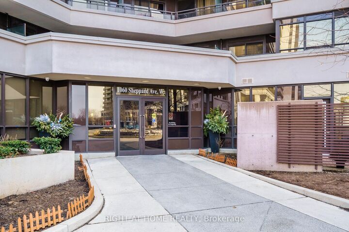 Property Photo:  1060 Sheppard Avenue W 305  ON M3J 0G7 