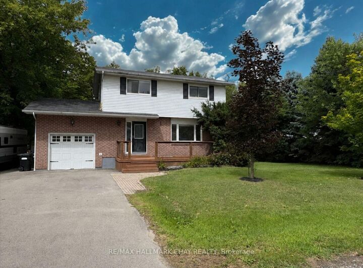 34 Boyne Crescent — photo 1