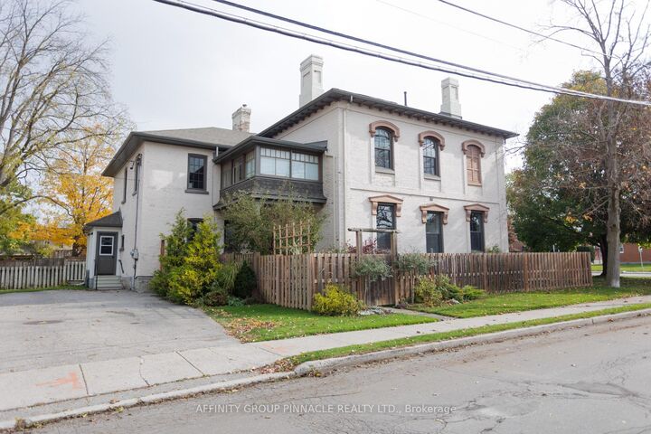 12 Russell Street E — photo 1
