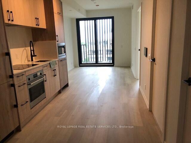 Property Photo:  109 Erskine Avenue 1005  ON M4P 0G8 