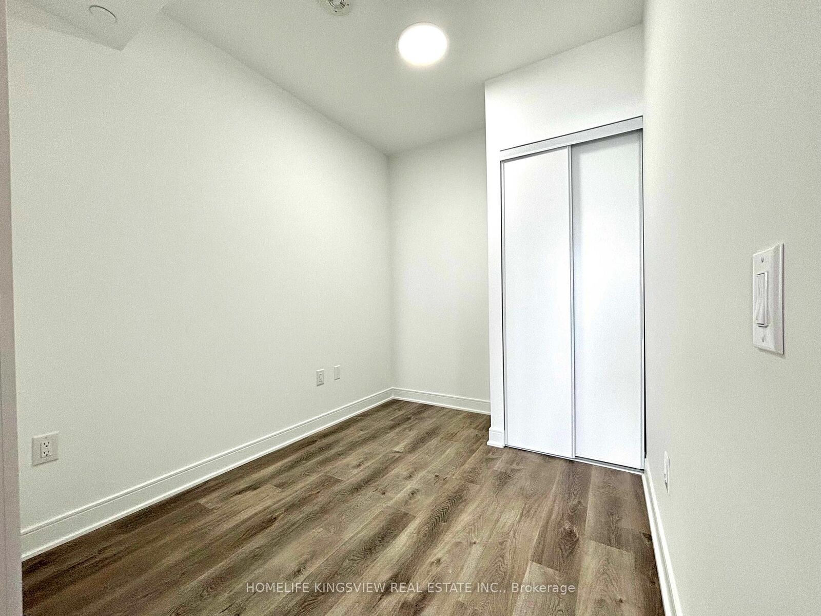 Property Photo:  86 Dundas Street E 1518  ON L5A 0B1 
