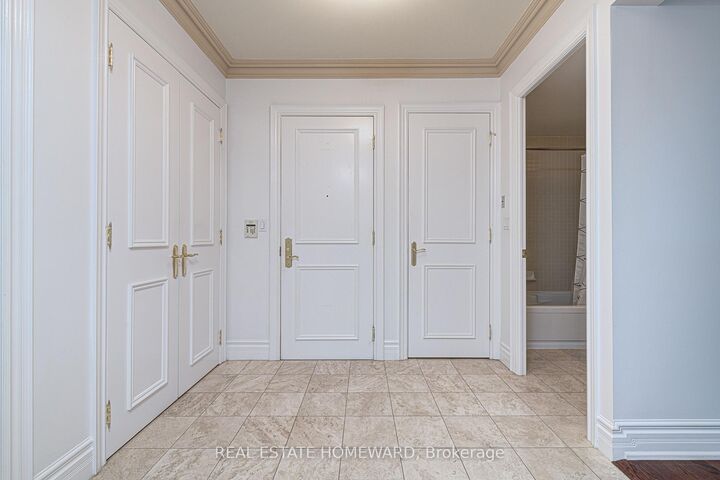 Property Photo: 10 Old York Mills Road 206 ON M2P 2G9