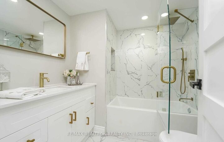 Property Photo: 85 Skymark Drive 502 ON M2H 3P2