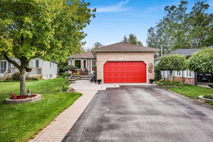 Property Photo: 117 Riverglen Drive ON L4P 2R3