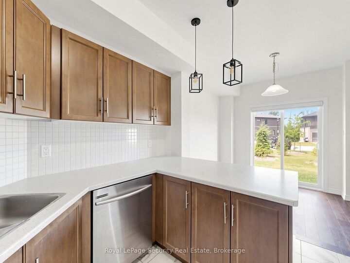 Property Photo:  103 Addison Street 31  ON N0H 1J0 