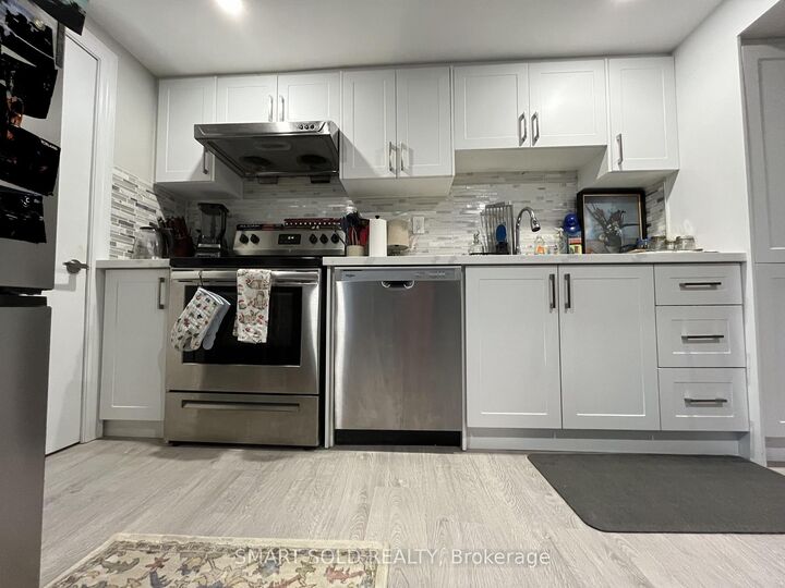 Property Photo:  52 Monkswood Crescent Lower  ON L3Y 2K1 