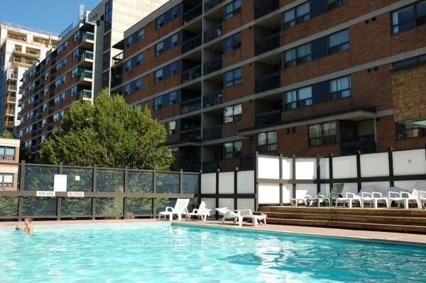 Photo de la propriété:  49 McCaul Street 461  ON M5T 2W7 