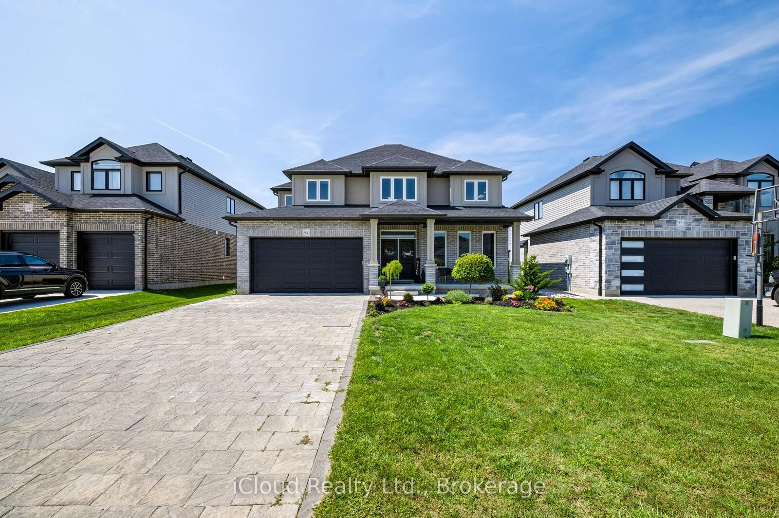 Property Photo: 94 Beech Boulevard ON N4G 5S1