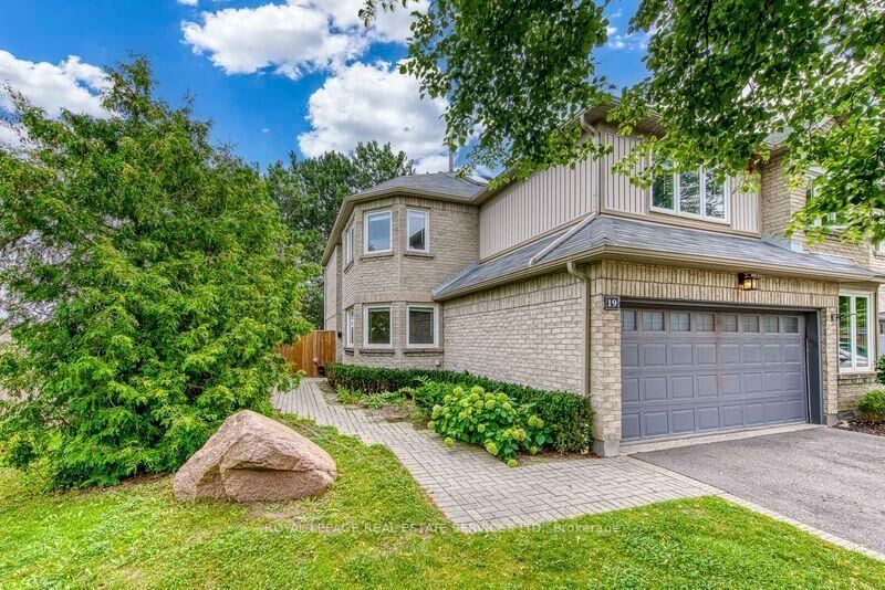 Property Photo:  3420 South Millway Drive 19  ON L5L 3V4 