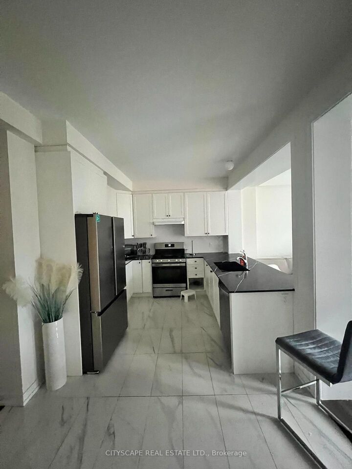 Property Photo:  1470 Rose Way  ON L9E 1V7 