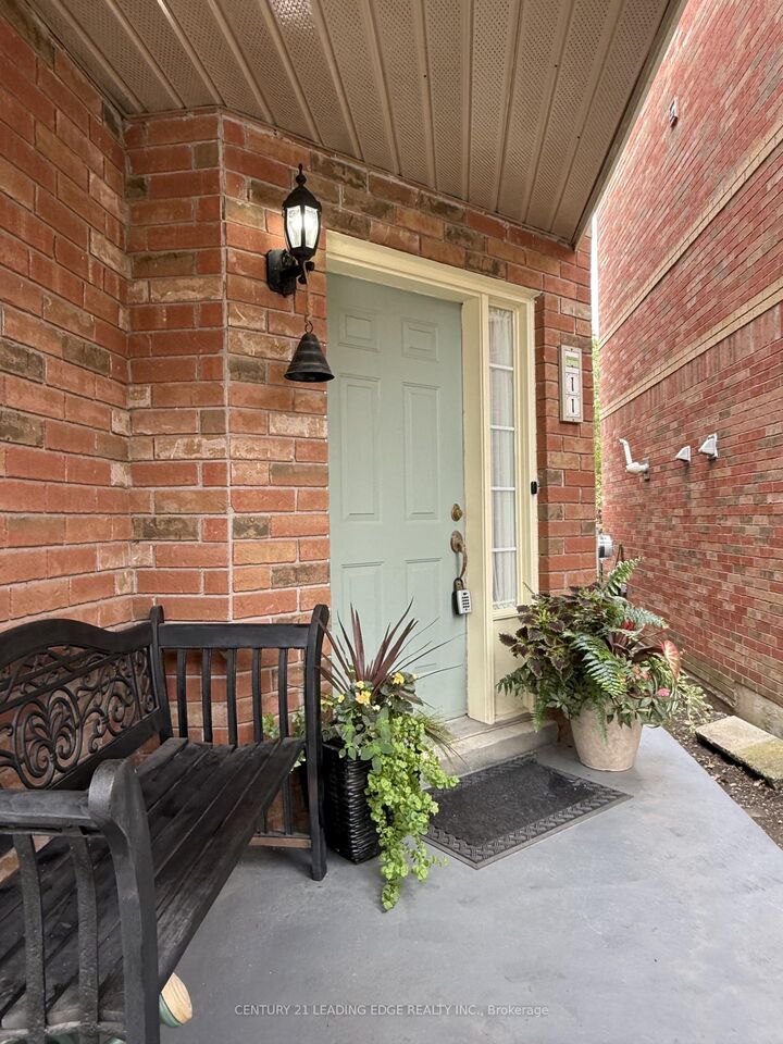 11 Guildpark Pathway — photo 1