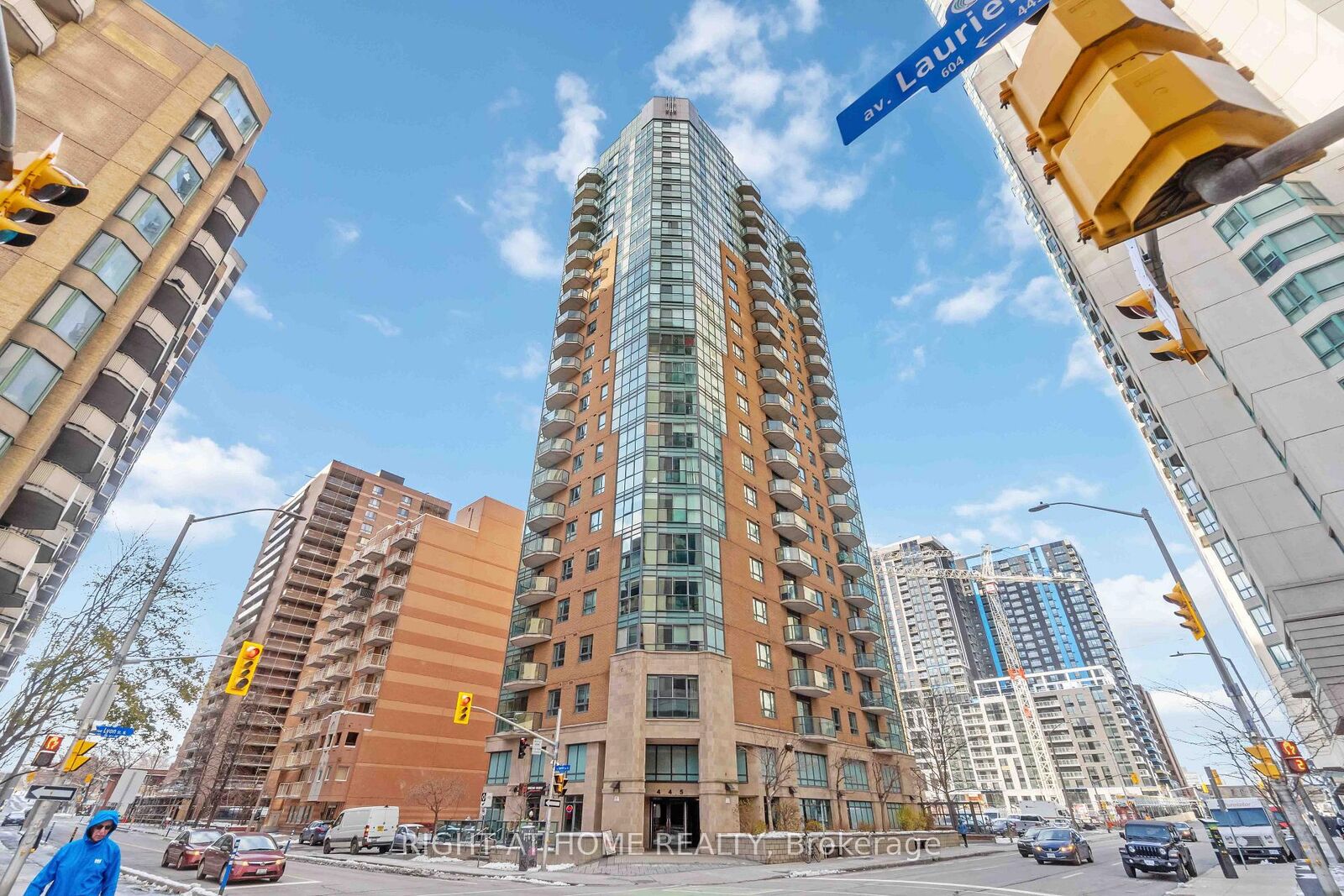 Property Photo:  445 Laurier Avenue W 701  ON K1R 0A2 