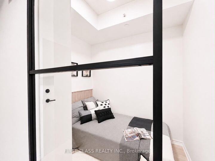 Property Photo: 8323 Kennedy Road 220 ON L3R 5W7