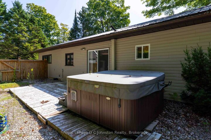 Property Photo: 25 Avele Road ON N0H 2T0