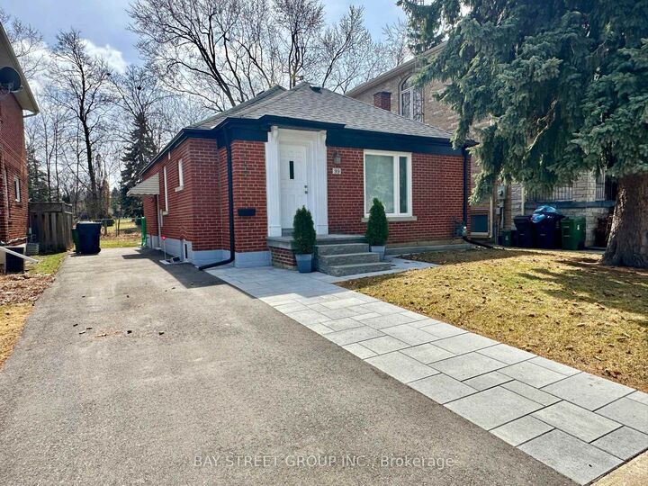 Property Photo: 99 Park Home Avenue ON M2N 1W7