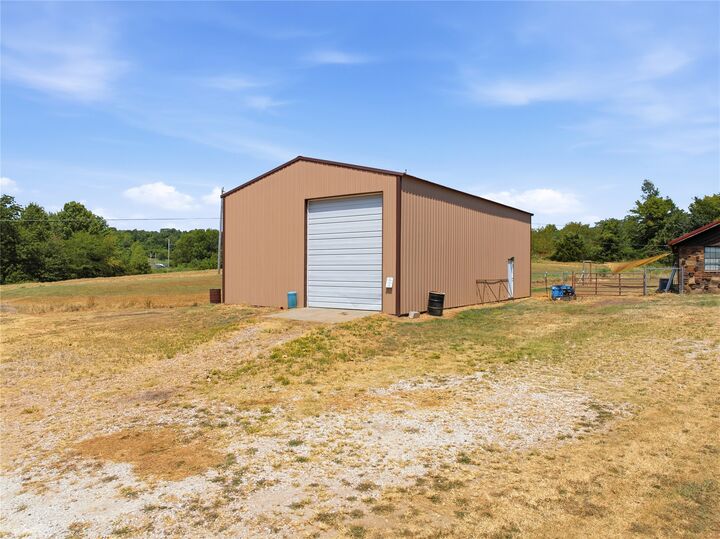 Property Photo:  447403 E 1058 Road  OK 74962 