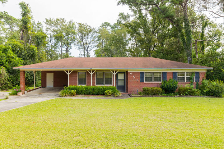 Property Photo: 609 Parker Mathis Drive GA 31601