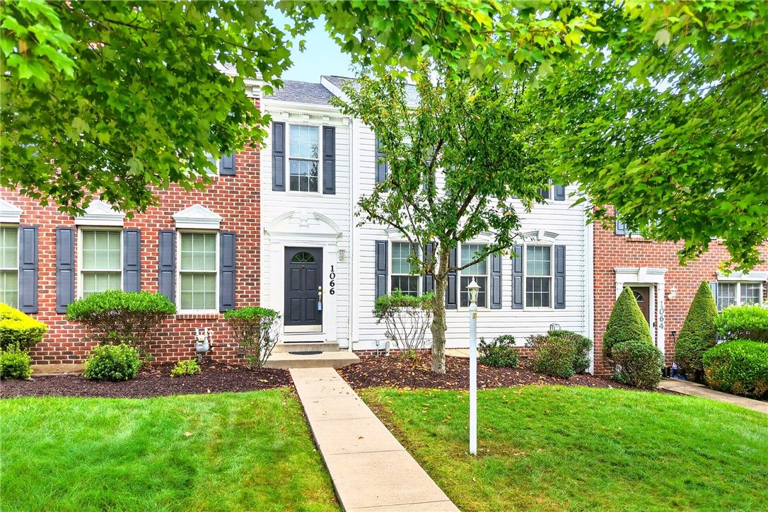 Property Photo:  1066 Woodlawn Dr  PA 15317 