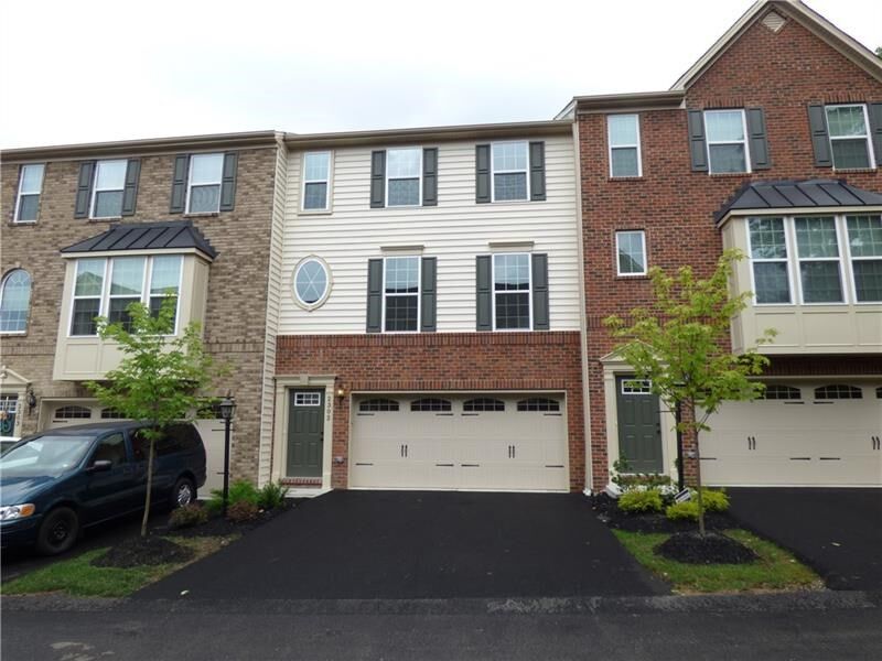 Property Photo:  2302 Pointe View  PA 16046 