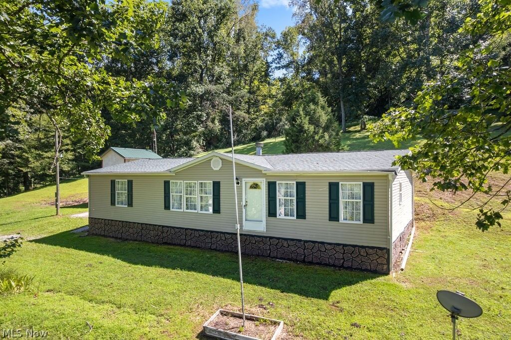 Property Photo: 1312 Russet Road WV 26147