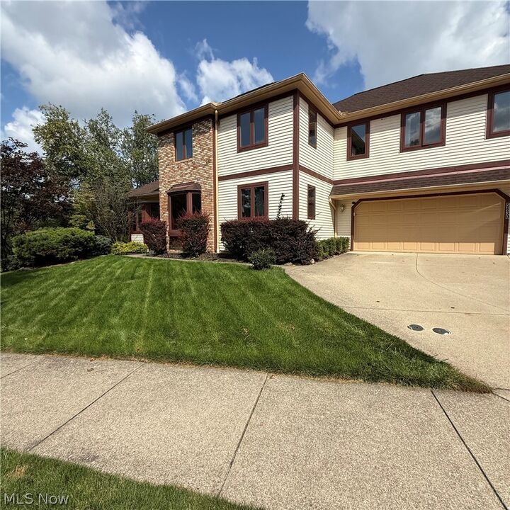 Property Photo: 5630 Huntington Reserve Drive OH 44134