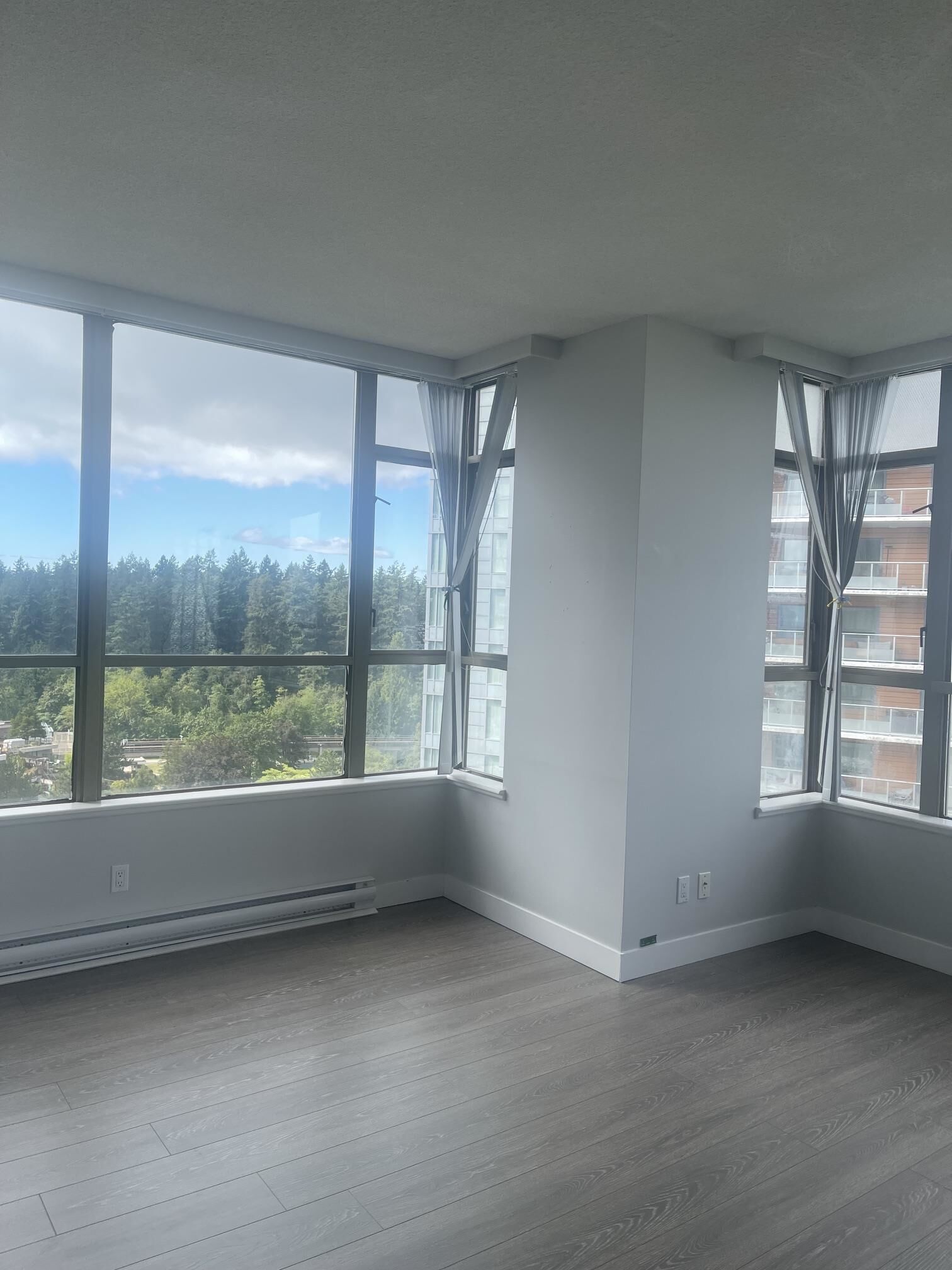 Property Photo: 5885 Olive Avenue 1706 BC V5H 4N8