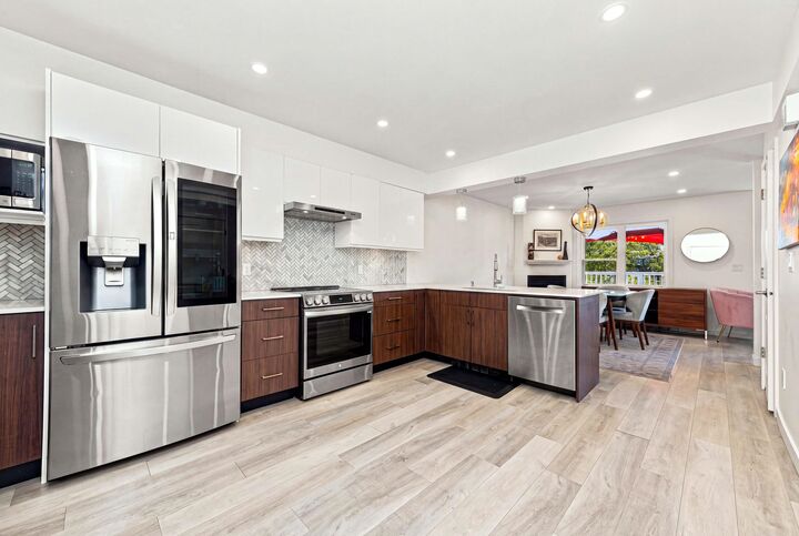 1513 Bowser Avenue 203 — photo 1