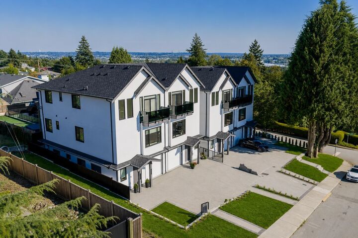 Property Photo: 7990 Bradley Avenue 3 BC V5J 0K5