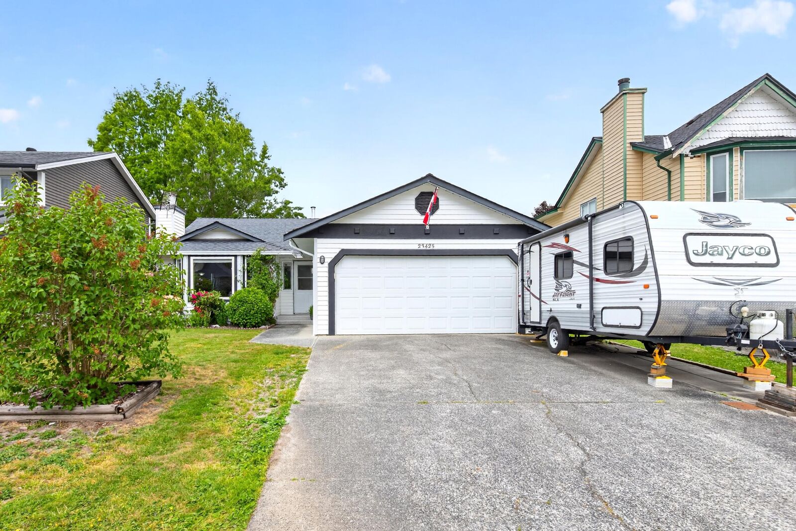 Property Photo: 23425 Whippoorwill Avenue BC V2X 9L8