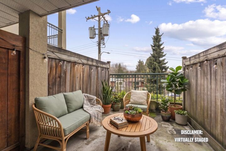 868 Kingsway 202 — photo 1