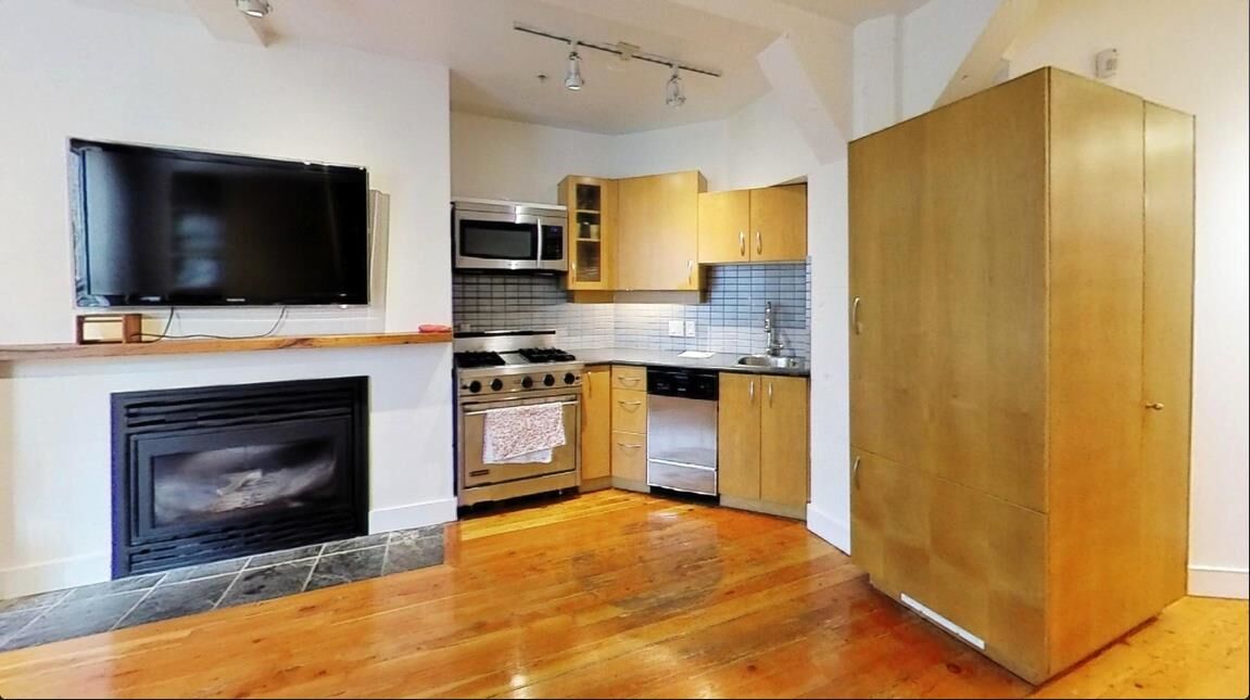 Property Photo:  1216 Homer Street 303  BC V6B 2Y5 